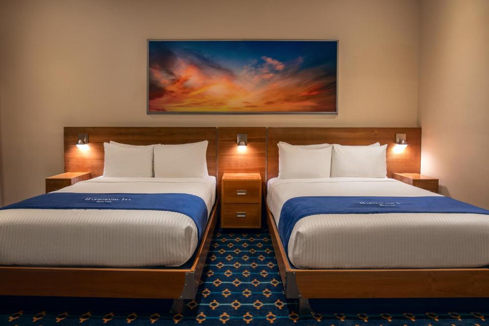 Double Queen City View interior